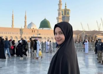 Rossa Awali Tahun 2026 dengan Menjalankan Ibadah Umroh