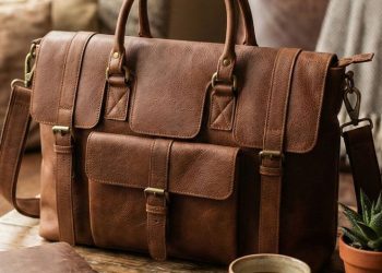 Tips Merawat Tas Kulit saat Musim Hujan