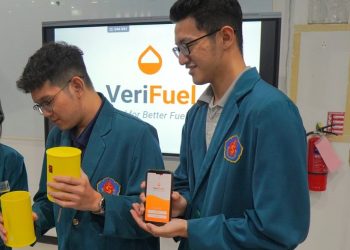 Mahasiswa Ubaya Ciptakan Alat Portabel VeriFuel untuk Deteksi Kemurnian BBM Berbasis loT
