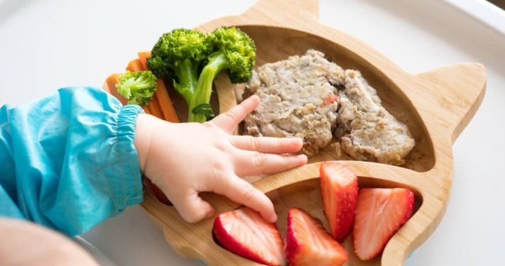 Delapan Fakta Penting Seputar MPASI untuk Bayi di Bawah Satu Tahun