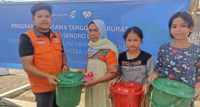 PT Donggi Senoro LNG Bersama Rumah Zakat Salurkan 100 Paket Hygiene Kit untuk Pengungsi Batang Toru
