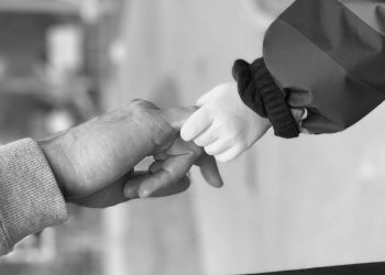 Peran Ayah dalam Membentuk Karakter dan Kehormatan Anak Perempuan