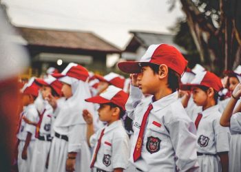 Lagu Rukun Sama Teman Wajib Dinyanyikan saat Upacara Bendera di Sekolah