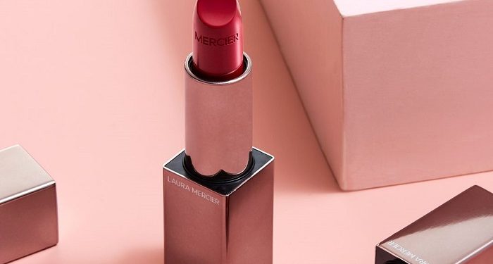 Tips Memilih Warna Lipstik di Usia 50 Tahun ke Atas