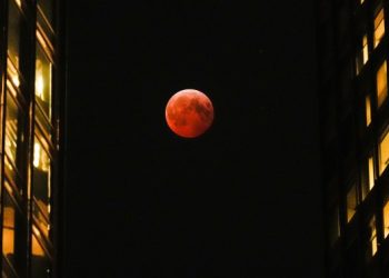 Gerhana Bulan Total Hiasi Langit Indonesia pada 3 Maret 2026