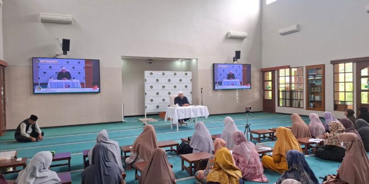 Kajian Muslimah Masjid Baiturrahman, Ustaz Zaidul Akbar Bahas Peran Lambung dan Pola Makan Saat Ramadan