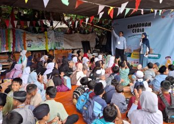 Rumah Zakat Hadirkan Ramadhan Ceria 2026 untuk 100 Anak di Kolong Rel Jatinegara