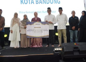 BPKH Salurkan 1.000 Paket Berbuka Puasa dalam Agenda BUBOS 10 di Balai Kota Bandung