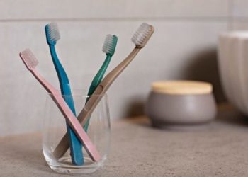 Hukum Gosok Gigi dengan Pasta Gigi saat Puasa