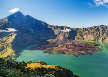 Gunung Rinjani Dipadati Pengunjung saat Libur Lebaran 2026
