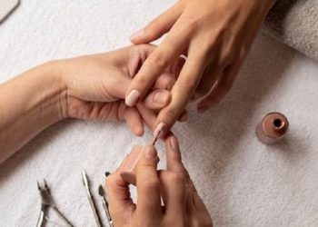 Cara Memperbaiki Kuku Setelah Memakai Manikur Gel