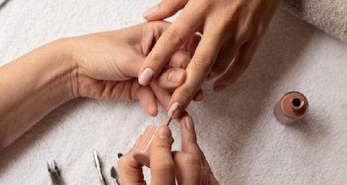 Cara Memperbaiki Kuku Setelah Memakai Manikur Gel