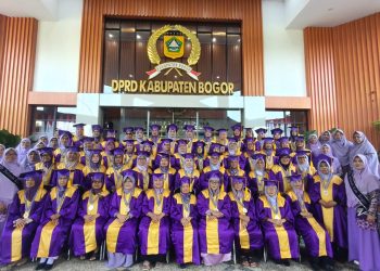 Wisuda Perdana Sekolah Lansia Salimah Bogor, 52 Lansia Tampil Aktif, Sehat, dan Menginspirasi