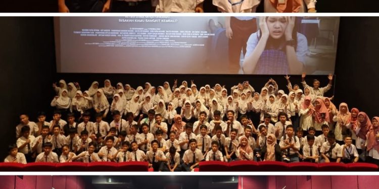 Semangat Hari Kartini: MTs Muhammadiyah Batang Lawan Cyberbullying Lewat Layar Lebar