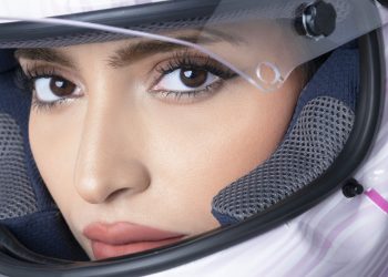 Wardah Sambut Pembalap Perempuan Dunia Amna Al Qubaisi sebagai The Global Face dan Perkenalkan Produk Terbaru Staylock Lip Matte