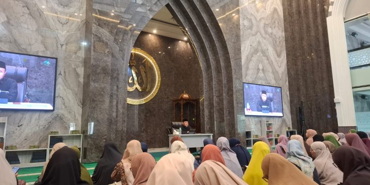 Kajian Muslimah Masjid Darussalam Soroti Peran Ibu sebagai Pendidik Utama di Rumah