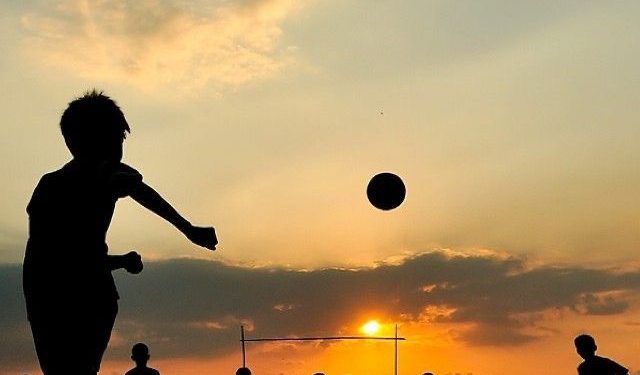 Pentingnya Sentuhan Emosional dalam Tumbuh Kembang Anak Laki-laki