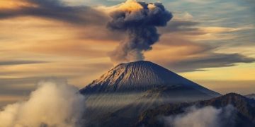 Gunung Semeru Didominasi oleh Gempa Letusan