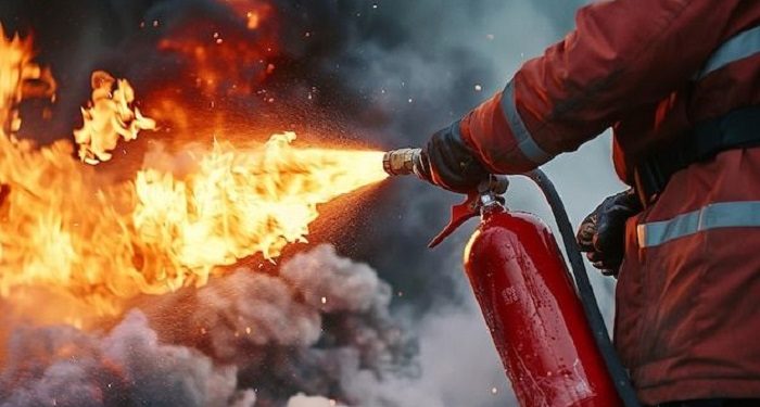 103 Personel Dikerahkan untuk Padamkan Kebakaran Rumah Tinggal di Jagakarsa