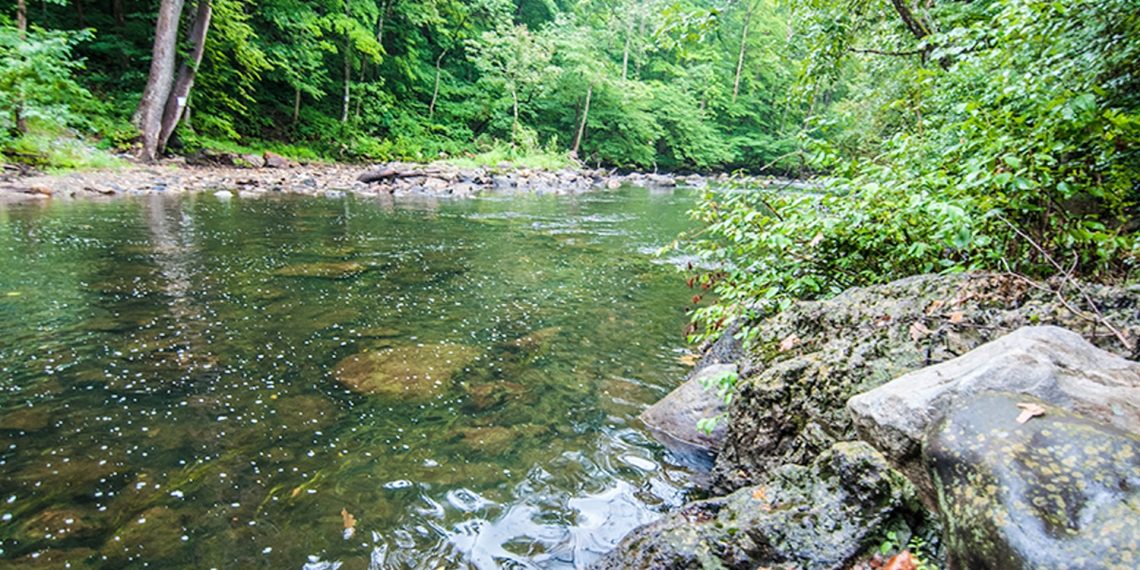 Air Itu Mengalir ke Bawah