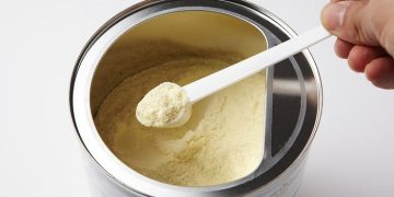 Hal yang Perlu Diperhatikan Orang Tua Sebelum Memilih Susu Formula untuk Anak