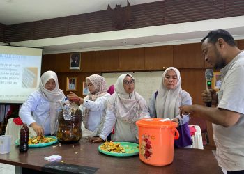 Rumah Zakat Jakarta Dorong Pengelolaan Sampah Berkelanjutan Lewat Workshop Ecoenzym dan Kompos di Marunda