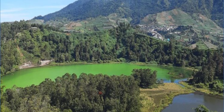 Telaga Warna Wonosobo, Danau Cantik yang Berubah Warna di Dataran Tinggi Dieng