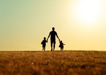Perbedaan Kedekatan Anak Ketika Bersama Ayah dan Ibu