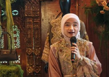 Rayakan 15 Tahun Berkarya, Ayu Dyah Andari Hadirkan Koleksi PUSPA Bernuansa Bunga Nusantara