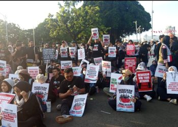 Aksi Solidaritas untuk Palestina dan Pembebasan Sembilan WNI yang Ditahan Israel Digelar di Depan Istana Negara