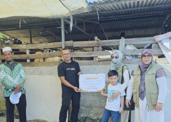 15 Tahun Menebar Berkah, Yayasan Bunyaanun Marshush Salurkan Qurban di Gunungsari Bogor