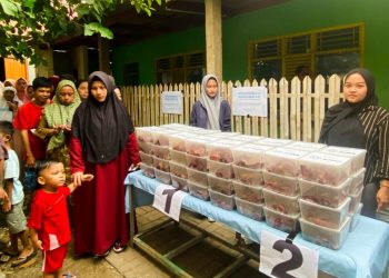 AIDA Kemlu Azerbaijan dan OIC Youth Indonesia Salurkan 500 Paket Daging Kurban bagi Keluarga Penerima Manfaat di Kabupaten Bogor dan Sukabumi