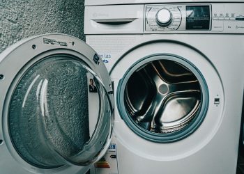 Simak Tips Cara Merawat Mesin Cuci dengan Tepat di Sini!