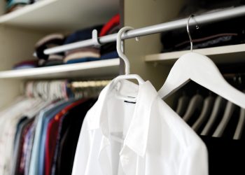 Tips Mencuci Baju Berbahan Satin agar Tetap Lembut dan Berkilau
