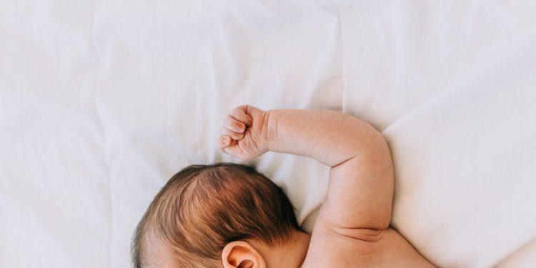 Bunda, Ketahui Panduan Perkembangan Oromotor Bayi (0–12 Bulan)