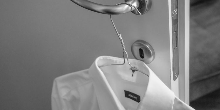 Tips Mencuci Baju Putih Agar Tetap Cerah dan Tidak Kusam