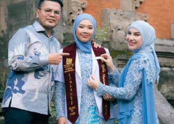 Irish Bella Hadiri Momen Wisuda Putri Sambungnya