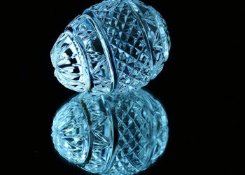Tips Mencuci Perabotan dari Bahan Kristal agar Tetap Berkilau