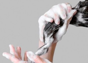 Ketahui Jadwal Keramas Ideal Sesuai Kondisi Rambut