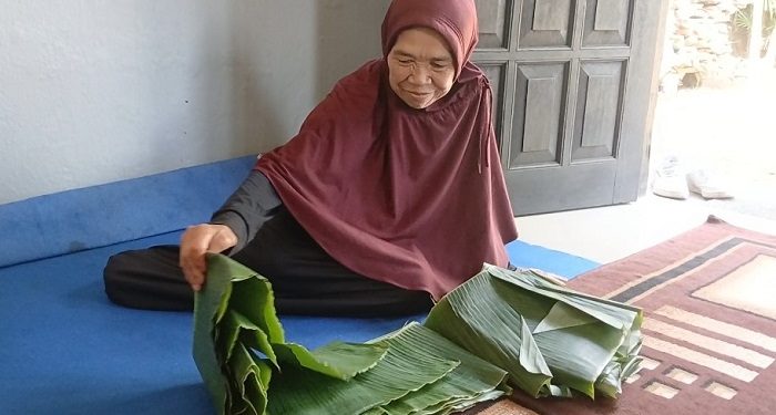 Nenek Asal Wonosobo Tunaikan Ibadah Haji Berkat Berdagang Daun Pisang