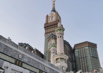 Wisata ke Royal Clock Tower Makkah, Menikmati Ikon Megah di Jantung Kota Suci