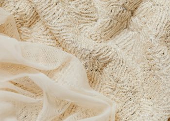 Tips Merawat Baju Pesta Berbahan Brokat agar Tetap Cantik