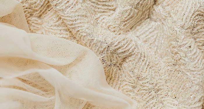 Tips Merawat Baju Pesta Berbahan Brokat agar Tetap Cantik