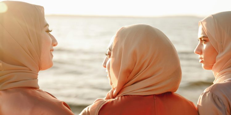 Tips Mencuci Hijab Bahan Ceruti agar Tetap Lembut dan Tidak Mudah Rusak