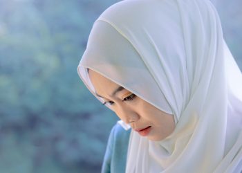 Agar Hijab Voal Tetap Awet, Ini Cara Perawatannya!