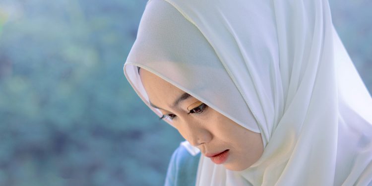 Agar Hijab Voal Tetap Awet, Ini Cara Perawatannya!