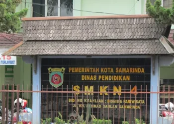 Kisah Pilu Sepatu Sempit Anak SMK di Samarinda