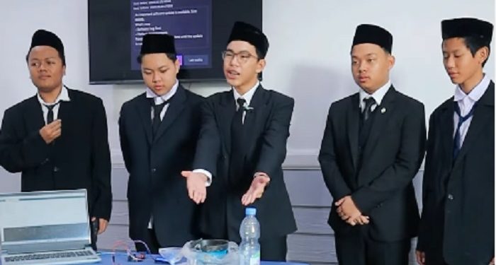 Siswa SMP JISc Kembangkan Berpikir Kritis dan Kreatif Lewat Science Project
