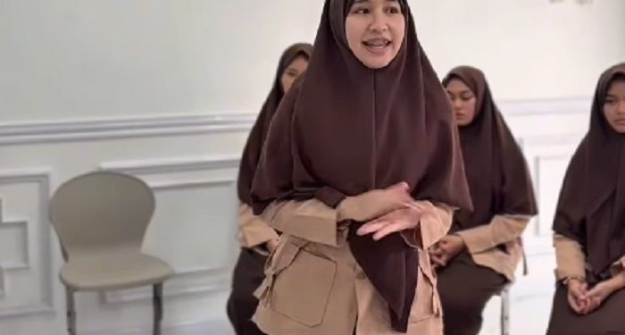 Siswa SMA JIGSc Asah Kepercayaan Diri Lewat Tantangan Public Speaking Spontan