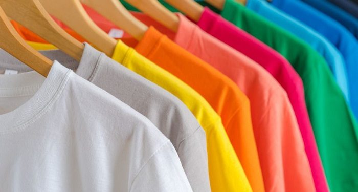 Rekomendasi Warna Baju agar Wajah Tampak Cerah